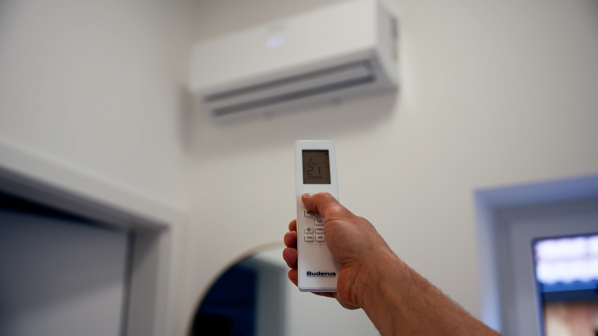 efh-auetal_1411x1077