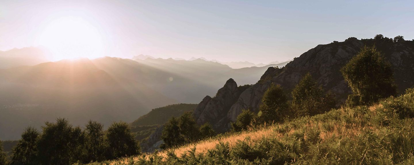 Berglandschaft mit Sonnenaufgang