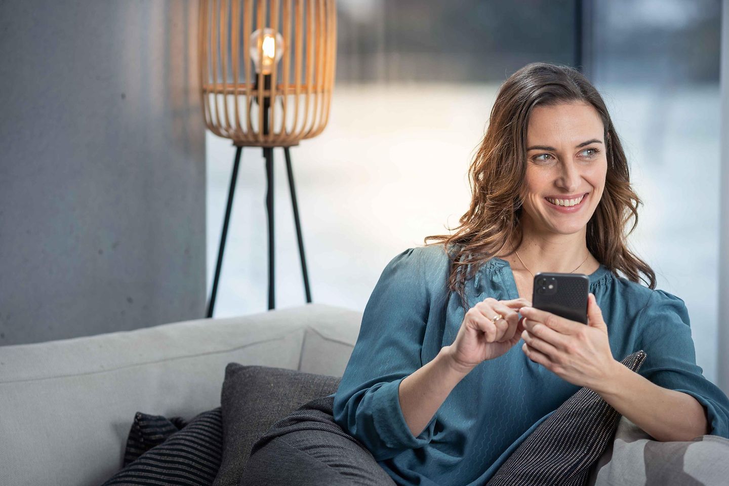 Frau mit Smartphone Frau mit Smartphone