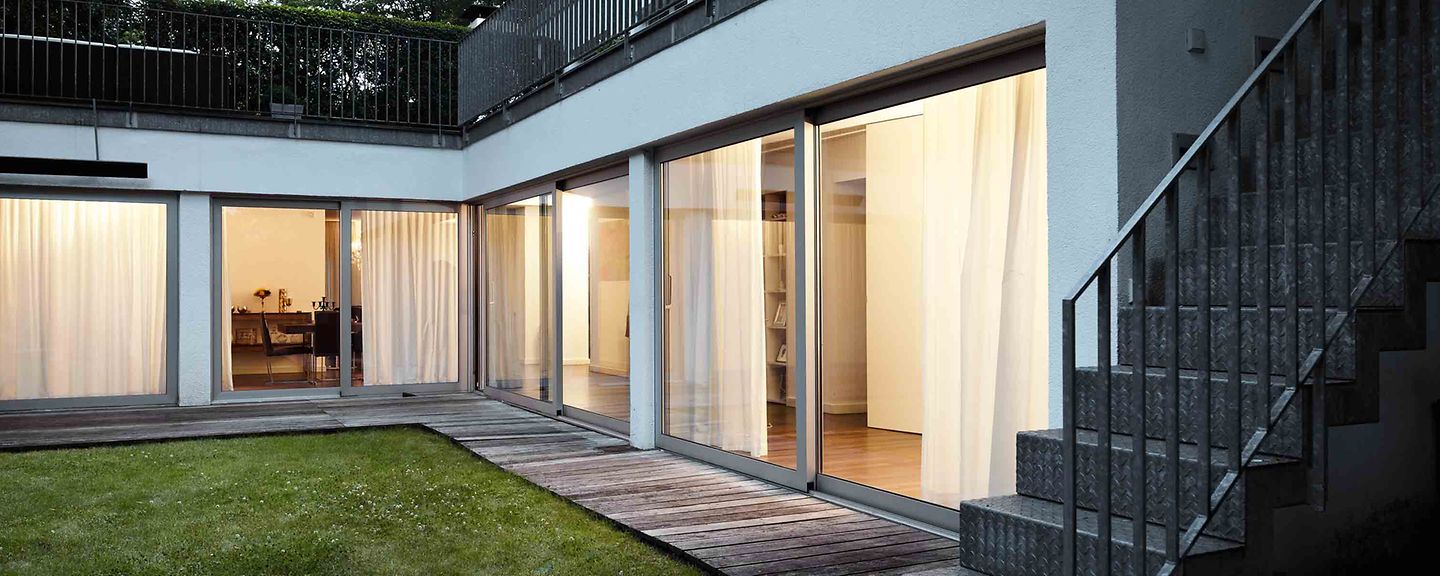 Seitenansicht eines Hauses Seitenansicht eines Hauses