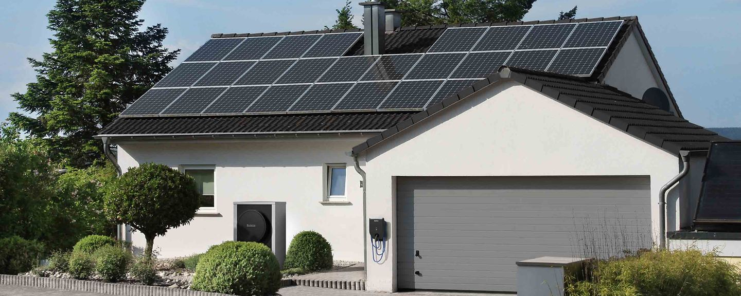 Haus mit Wärmepumpe und Solar