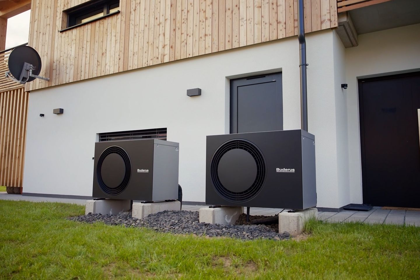 efh-auetal_1411x1077