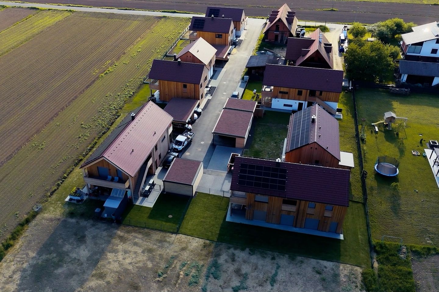 efh-auetal_1411x1077